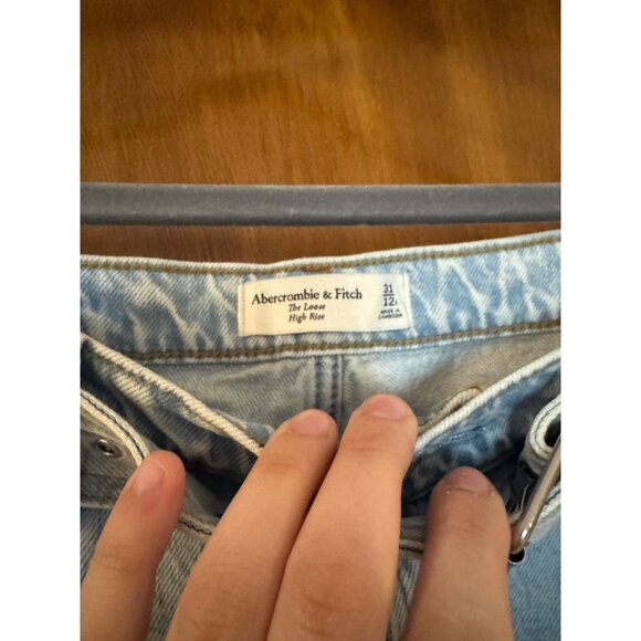 Abercrombie The Loose High Rise Light Wash Denim Jeans Belted Sz 31 Womens - Picture 4 of 5